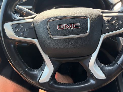 Used 2018 GMC Acadia SLE w/ LPO, Floor Liner Package FWD image 18