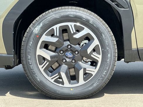 New 2026 Subaru Forester Premium AWD/4WD image 32
