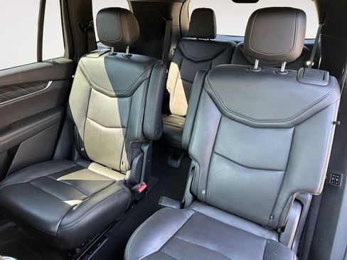 Used 2020 Cadillac XT6 Premium Luxury FWD image 13