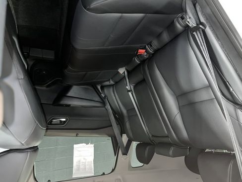 Used 2023 Nissan Rogue SV w/ SV Premium B Package image 15