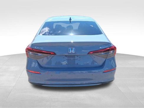 Used 2022 Honda Civic Touring image 4