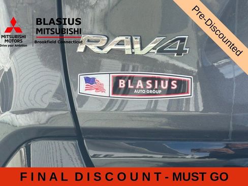Used 2024 Toyota RAV4 XSE w/ Weather Package AWD/4WD image 11