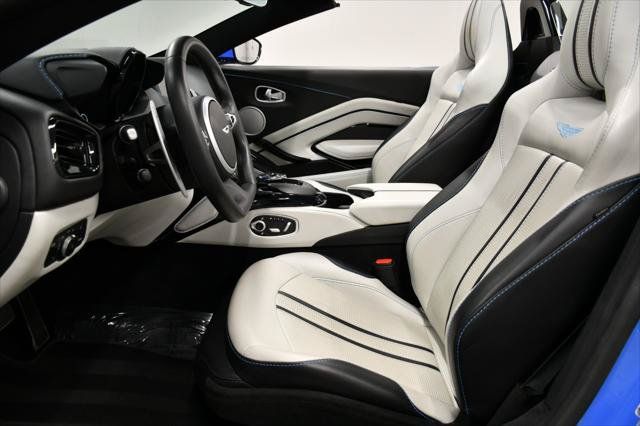 Used 2021 Aston Martin V8 Vantage Roadster RWD image 32