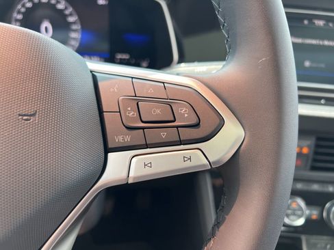 Certified 2022 Volkswagen Jetta SE w/ Panoramic Sunroof Package FWD image 18