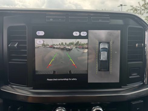 Used 2024 Ford F350 Lariat w/ Black Appearance Package image 24