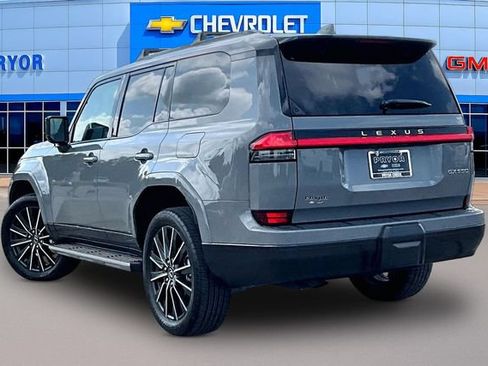 Used 2024 Lexus GX 550 w/ Accessory Package (2T) AWD/4WD image 4