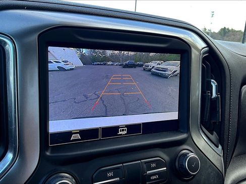 Used 2021 Chevrolet Silverado 1500 LT Trail Boss w/ Convenience Package II image 10