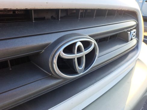 Used 2004 Toyota Sequoia SR5 image 10