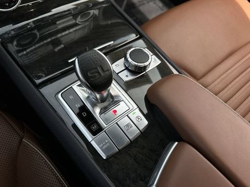 Used 2017 Mercedes-Benz SL 550 image 25