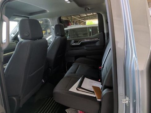 Used 2025 Chevrolet Silverado 1500 LT AWD/4WD image 9