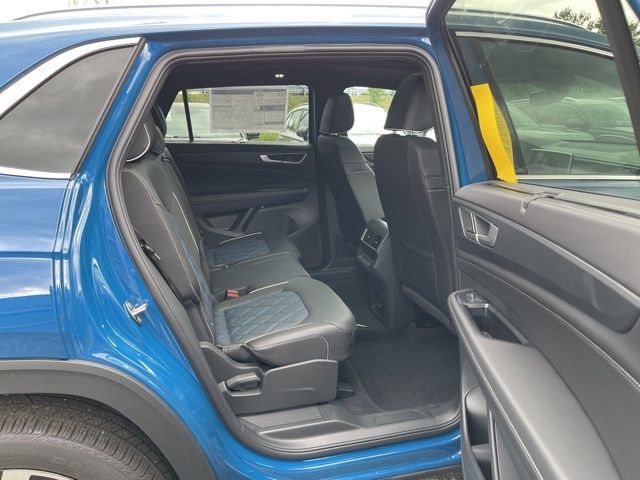 New 2025 Volkswagen Atlas Cross Sport SEL Premium R-Line AWD/4WD image 12
