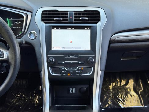 Used 2019 Ford Fusion SE image 22