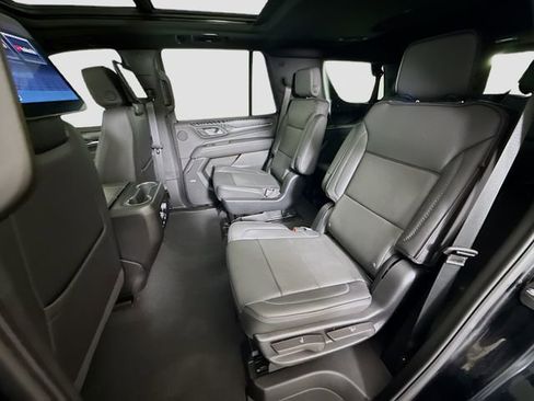 Used 2024 GMC Yukon Denali w/ Advanced Technology Package AWD/4WD image 28