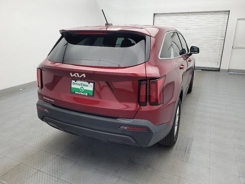 Used 2023 Kia Sorento LX FWD image 7