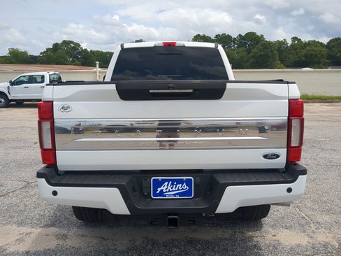 Certified 2022 Ford F250 Platinum AWD/4WD image 4