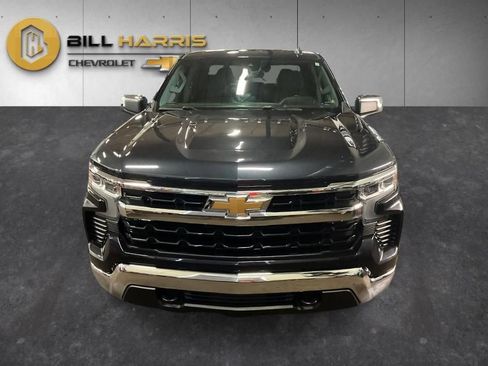 Used 2023 Chevrolet Silverado 1500 LT AWD/4WD image 9