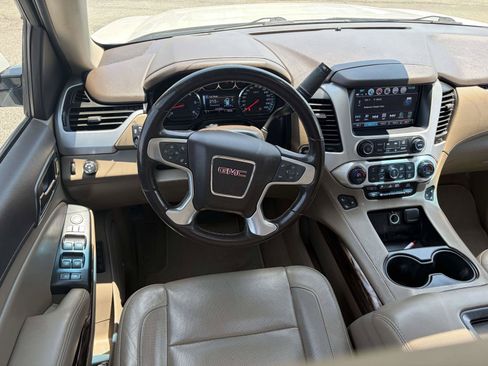 Used 2019 GMC Yukon XL SLT w/ Premium Edition RWD image 13