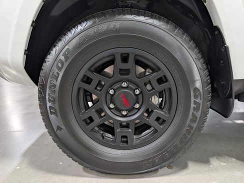 Used 2024 Toyota 4Runner TRD Off-Road Premium w/ Off Road Premium Plus Package image 9