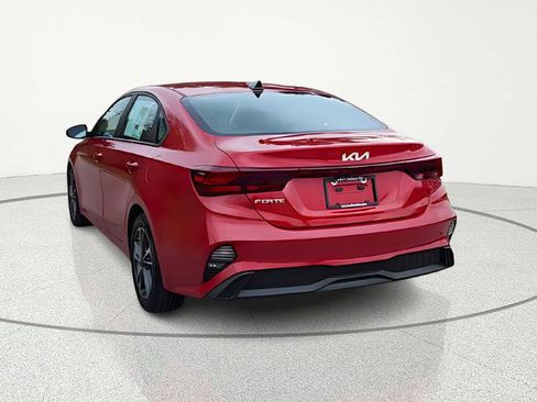 Certified 2023 Kia Forte LXS w/ LXS Technology Package FWD image 4
