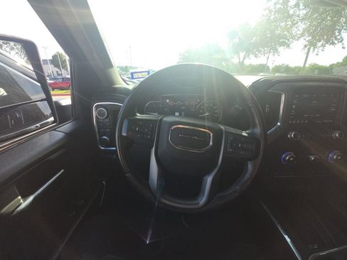 Used 2021 GMC Sierra 2500 Denali w/ Denali Black Diamond Edition AWD/4WD image 22
