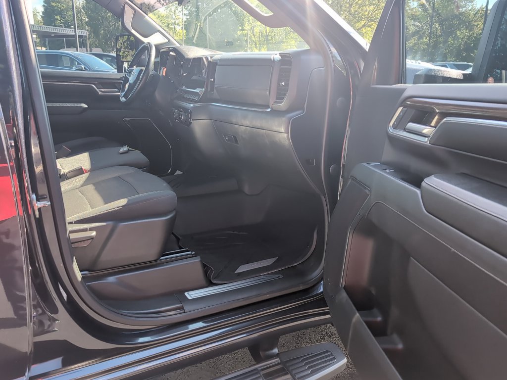 Used 2024 Chevrolet Silverado 2500 LT w/ Convenience Package AWD/4WD image 8