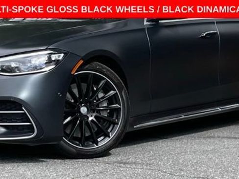 Used 2022 Mercedes-Benz S 580 4MATIC Sedan w/ AMG Line Package image 3