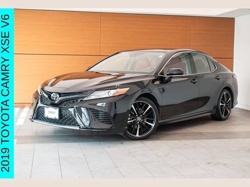 Used 2019 Toyota Camry XSE FWD image 1