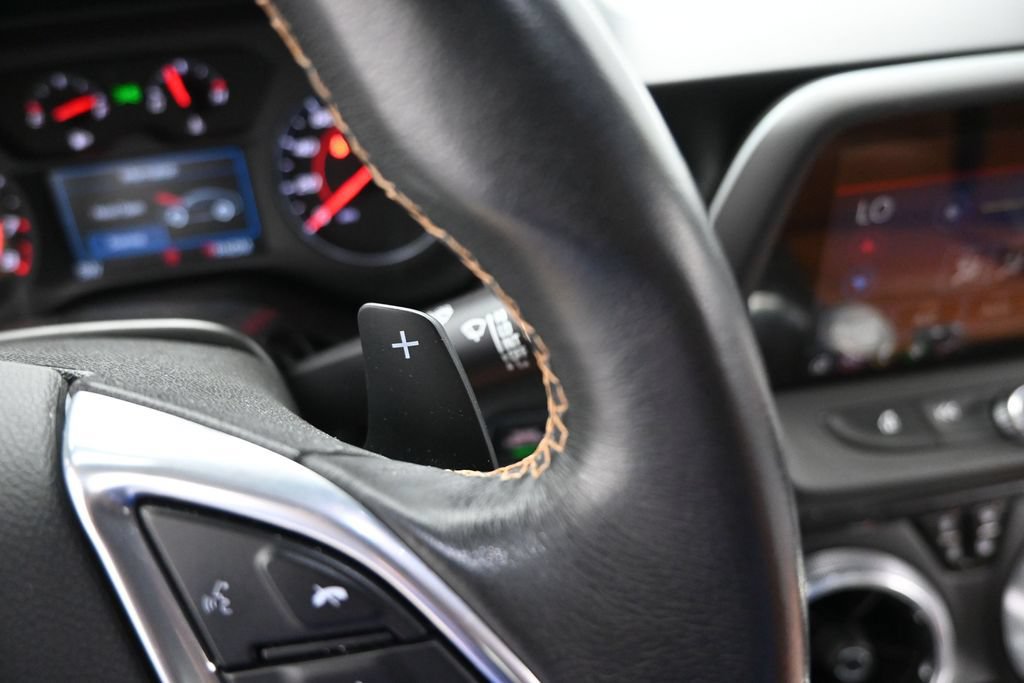 Used 2020 Chevrolet Camaro LT w/ Technology Package RWD image 21