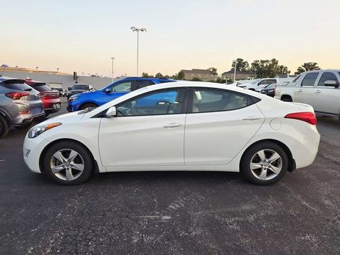 Used 2013 Hyundai Elantra GLS w/ Preferred Pkg FWD image 2