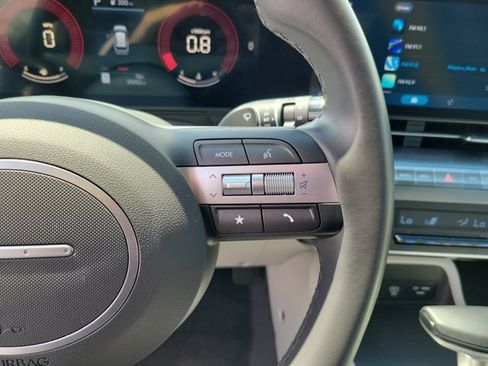 Used 2025 Hyundai Kona SEL FWD image 17