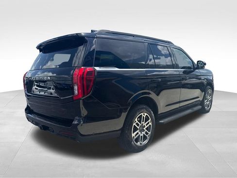 Used 2025 Ford Expedition Active AWD/4WD image 6