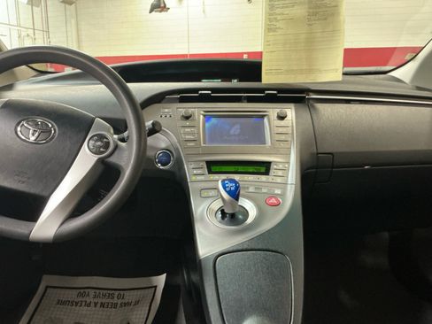 Used 2013 Toyota Prius Two image 20