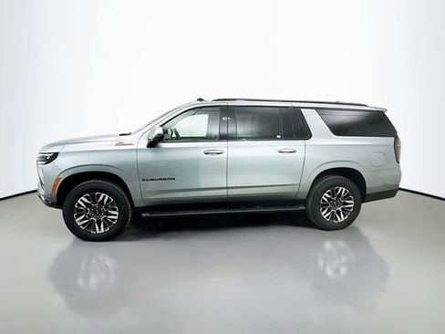 Used 2025 Chevrolet Suburban Z71 w/ Comfort Package image 5