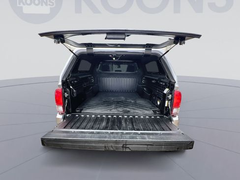 Used 2019 Toyota Tacoma TRD Off-Road image 25