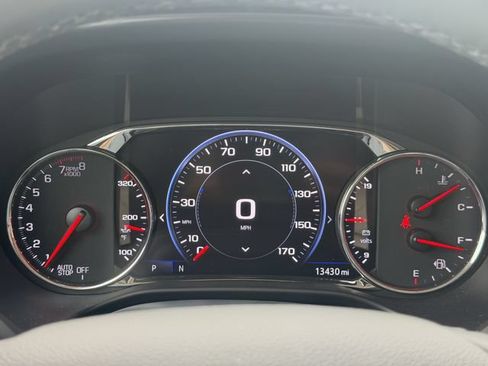 Used 2023 GMC Acadia Denali w/ Denali Ultimate Package FWD image 24