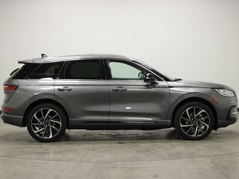 Used 2023 Lincoln Corsair Grand Touring image 9