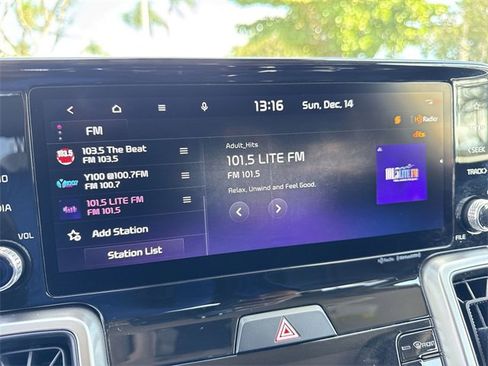 Used 2023 Kia Sorento EX image 16