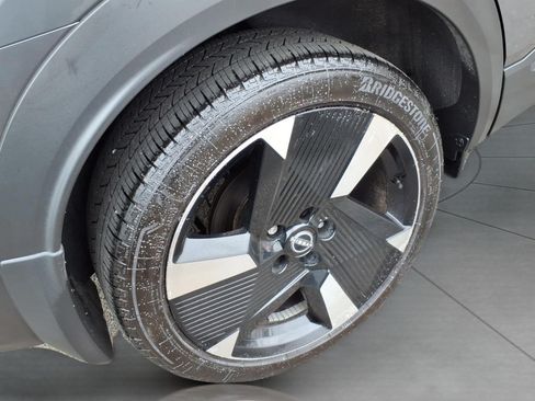 Used 2026 Nissan Kicks SR w/ Cold Weather Package AWD/4WD image 6