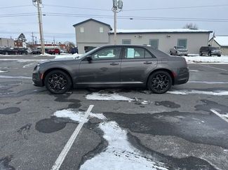 Used 2022 Chrysler 300 Touring w/ Sport Appearance Package video 2