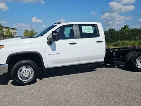 New 2025 Chevrolet Silverado 3500 W/T AWD/4WD image 4