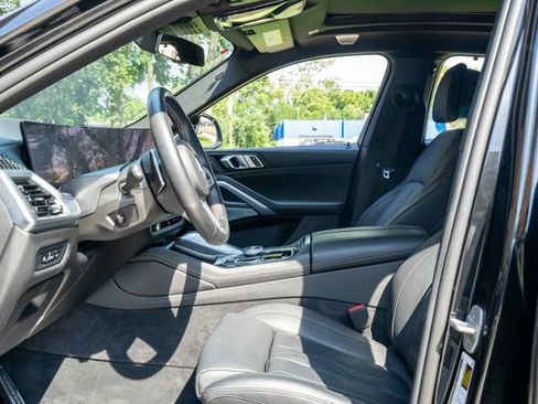 Used 2024 BMW X6 M60i AWD/4WD image 17