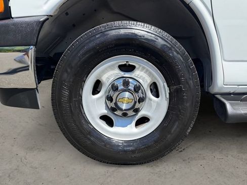 Used 2025 Chevrolet Express 3500 LT w/ LT Preferred Equipment Group RWD image 14