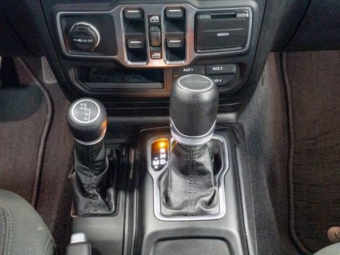 Certified 2020 Jeep Gladiator Sport w/ Quick Order Package 24S image 19