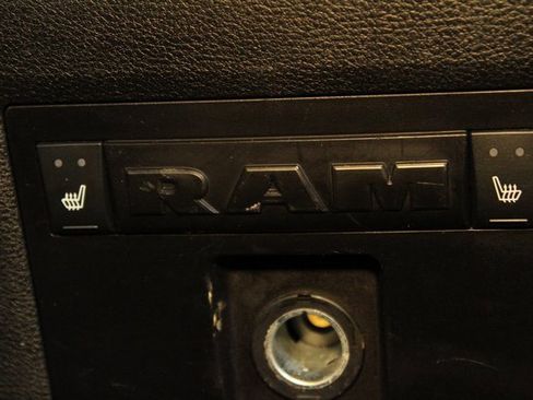 Used 2016 RAM 1500 Limited image 16