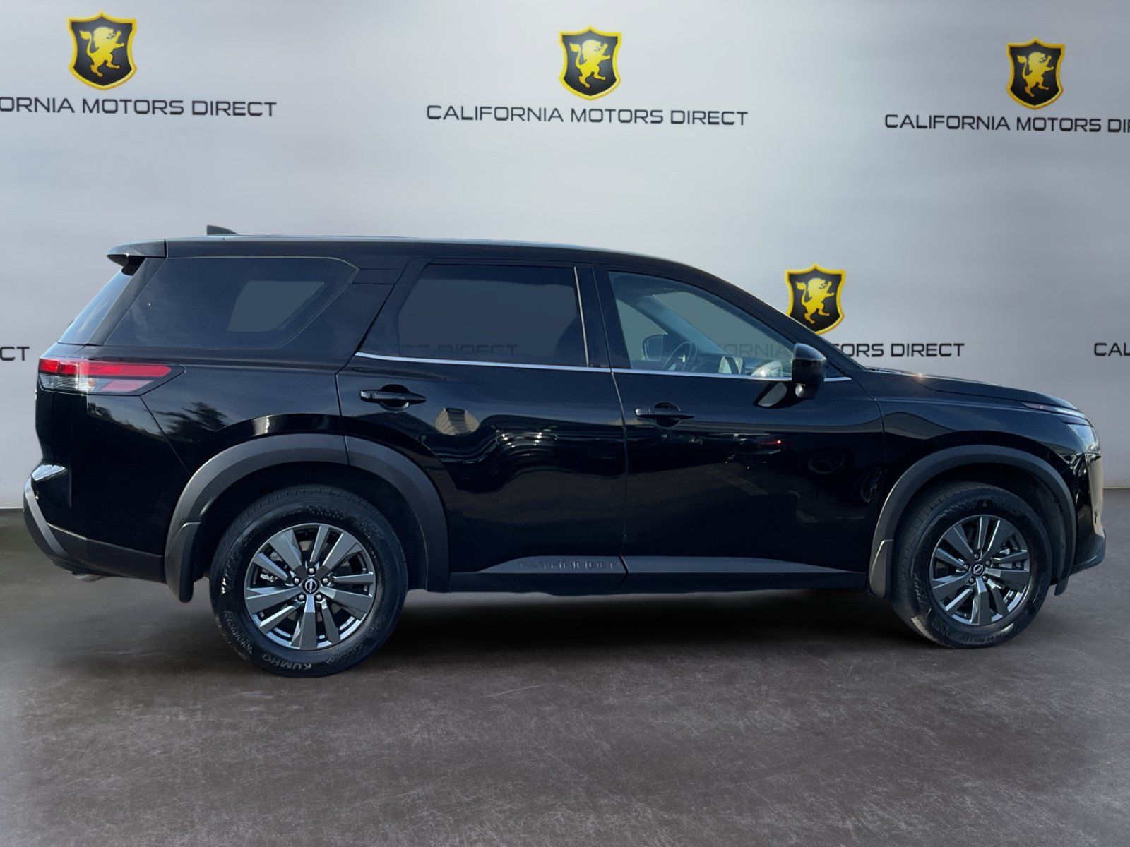 Used 2024 Nissan Pathfinder S FWD image 4