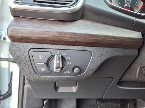 Used 2025 Audi Q5 2.0T Premium Plus w/ Premium Plus Package image 14