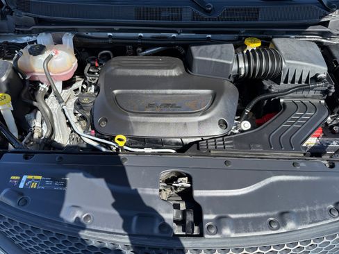 Used 2023 Chrysler Voyager LX image 20