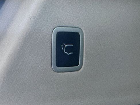 Used 2024 Chrysler Pacifica Touring-L FWD image 28