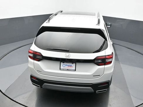 Used 2023 Honda Pilot Touring image 16