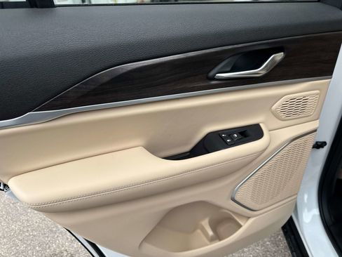 New 2026 Jeep Grand Cherokee Limited image 7